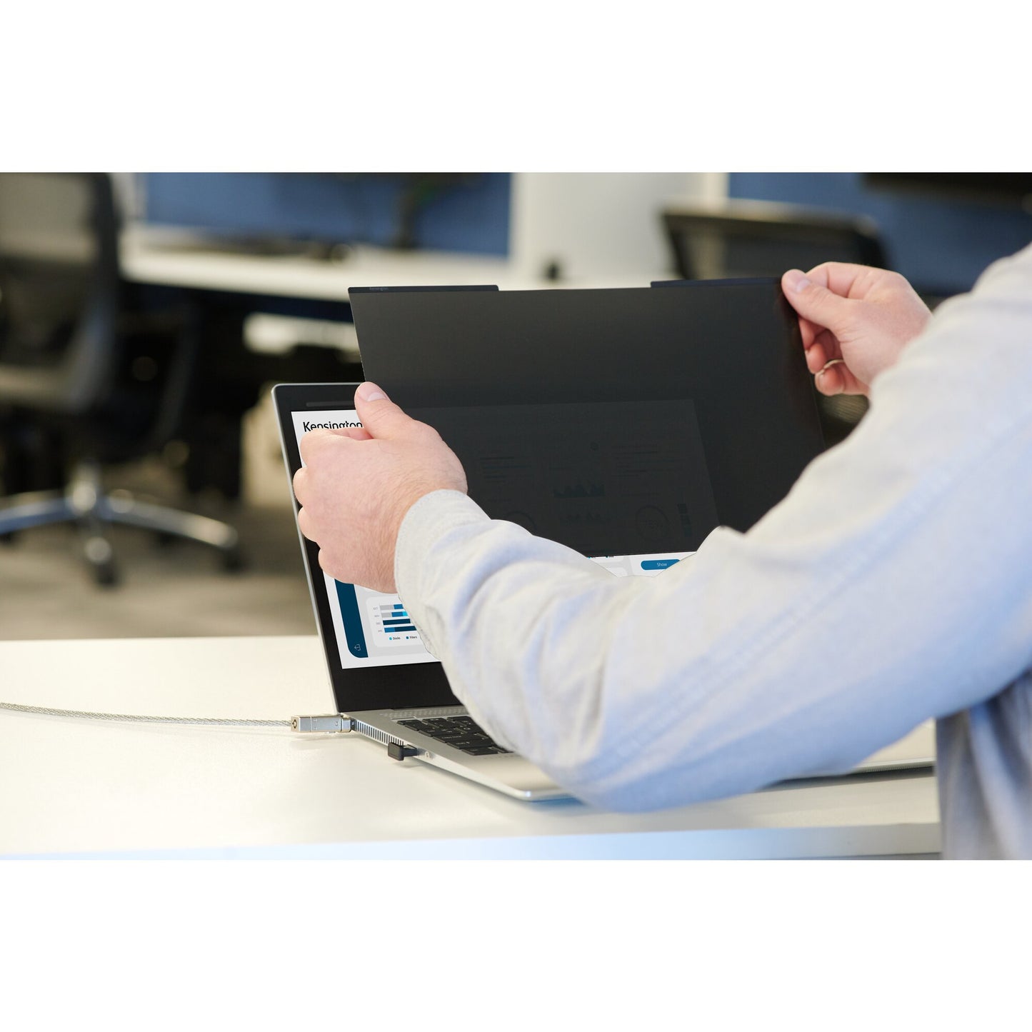 Kensington MagPro™ Magnetic Privacy 14" Laptop - 16:10